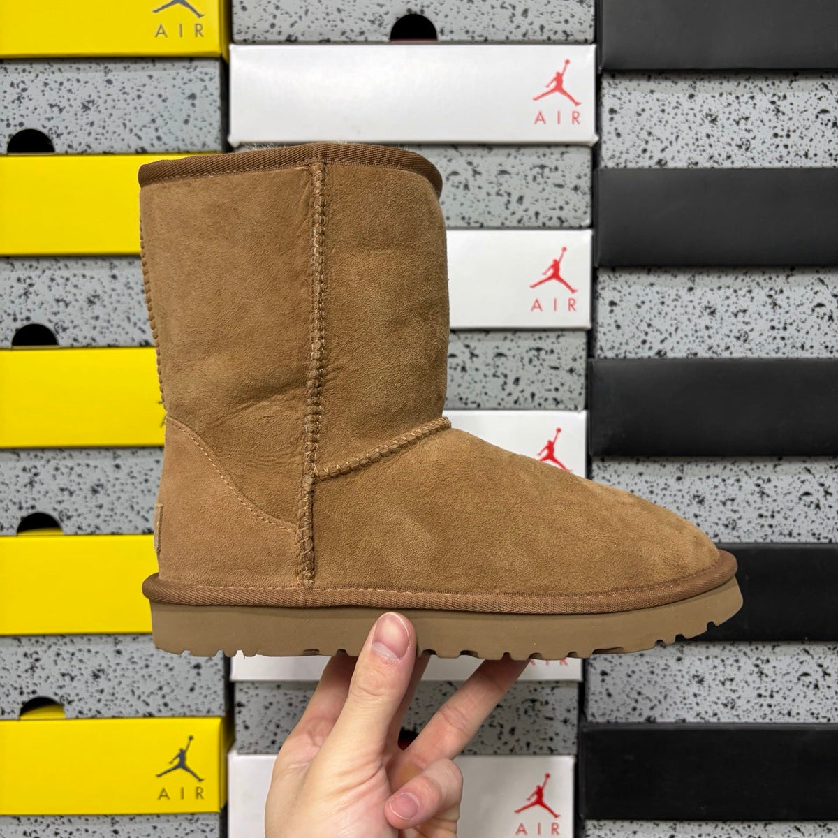 UGG Kallen Lace Classic Short Boot – Suede Boot with Shearling Lining, Tonal Back Seam & Classic Sunburst Sole in Chestnut