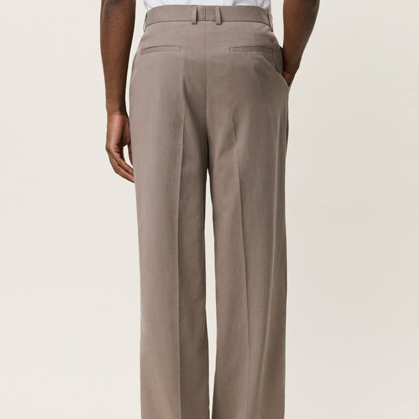 Les Deux Reece Pleated Twill Suit Pants: Walnut Brown